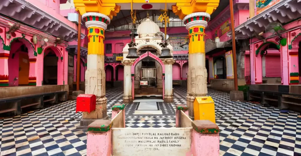 Shri Dwarkadheesh or Dwarkadhish Ji Maharaj Temple is a hindu temple near Vishram Ghat of Yamuna river in Mathura city in India
